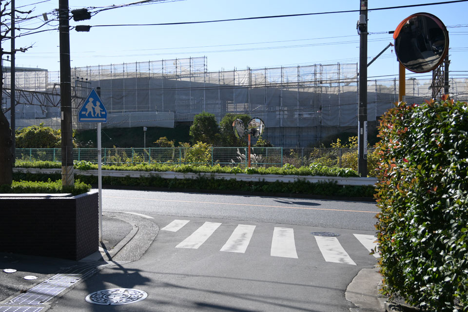 帝国臓器踏切跡