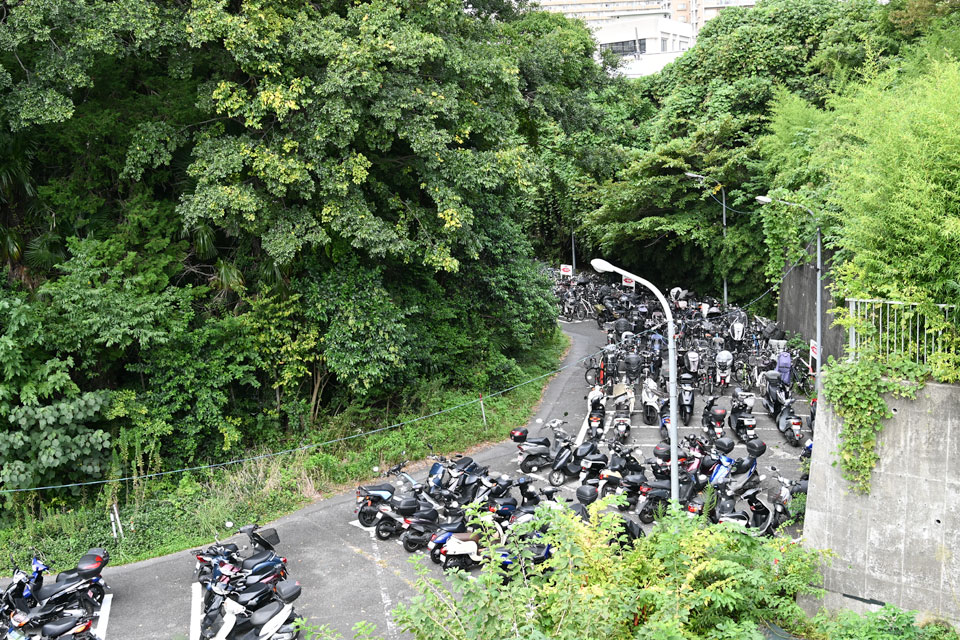バイク駐車場