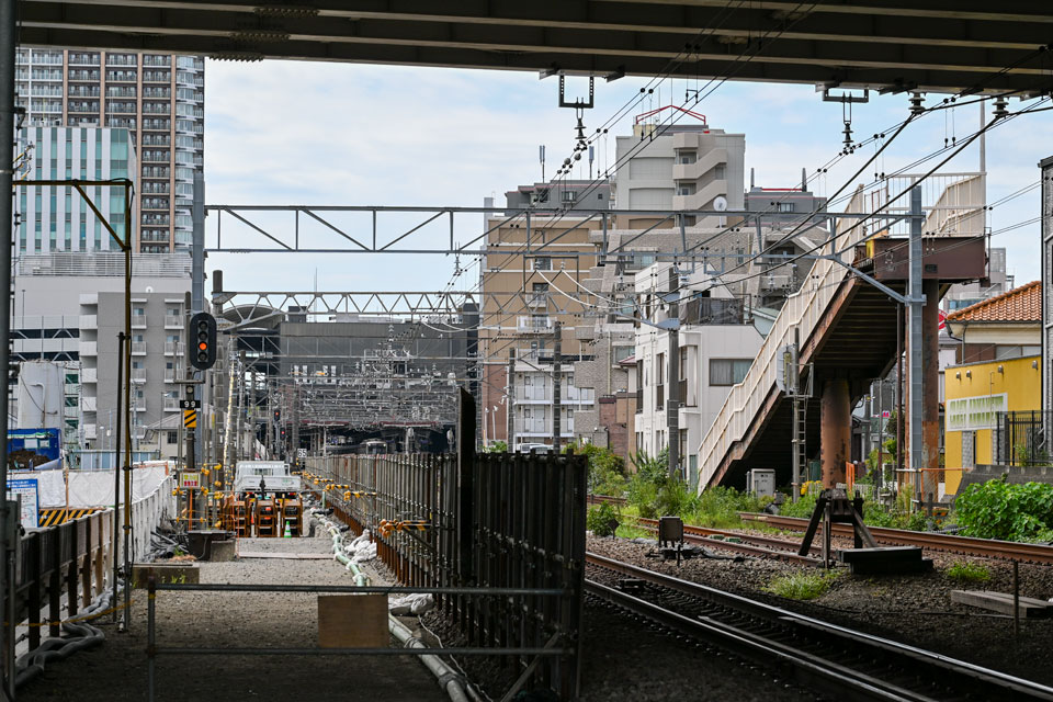 本村跨線橋