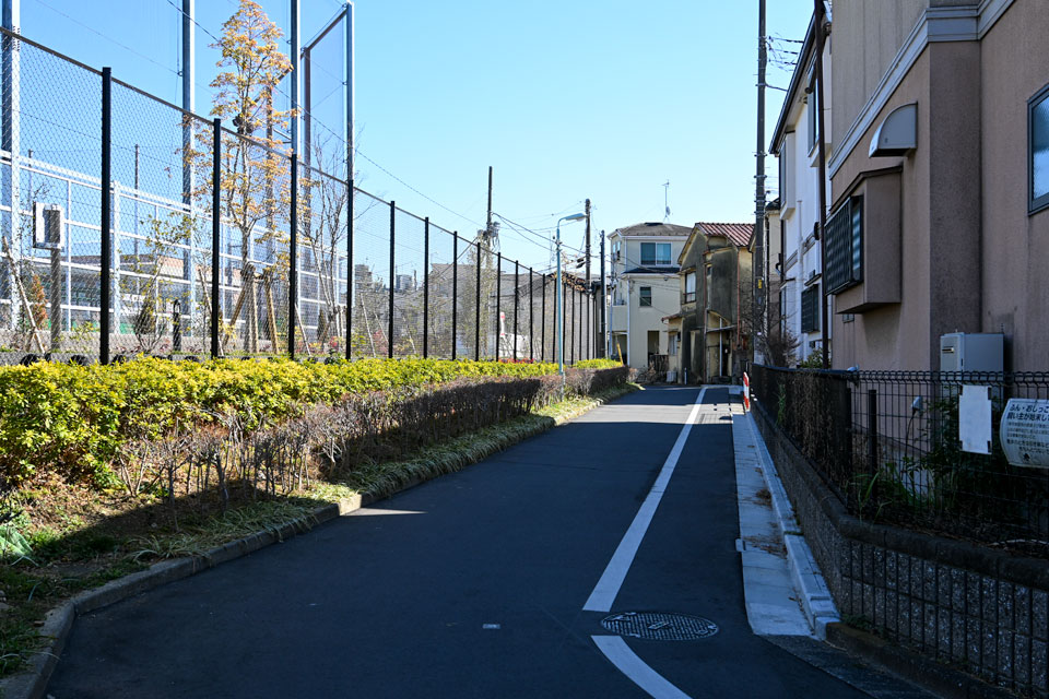 スポーツフィールド脇