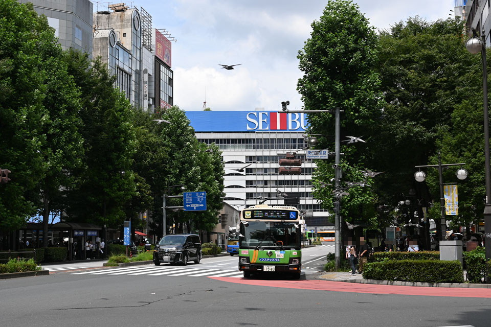 池袋駅東口