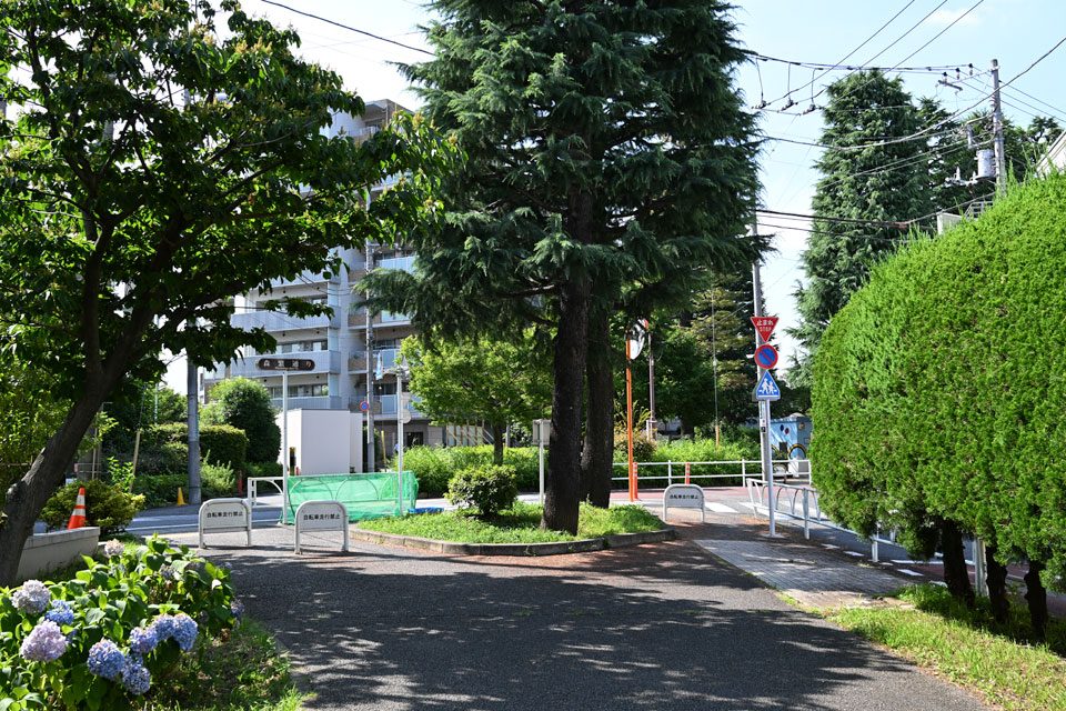 森繁通りと弁天橋