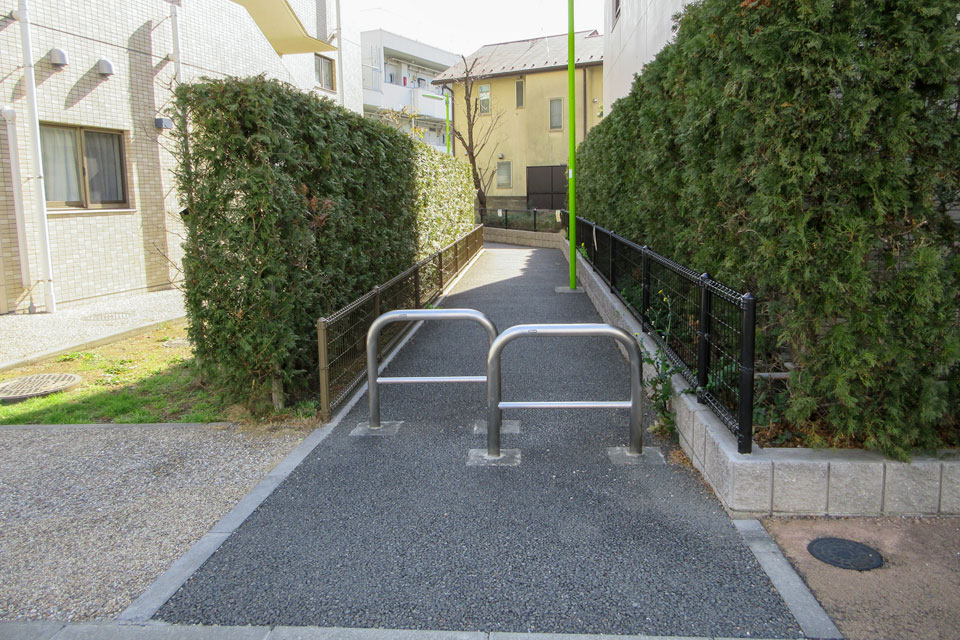 ステンレス車止め