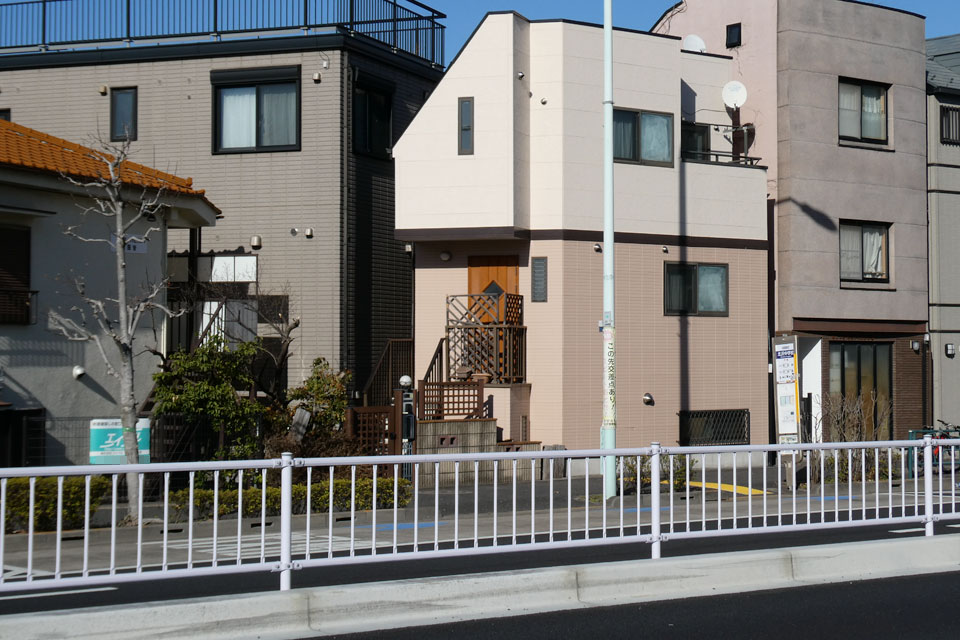 北沢中学校バス停