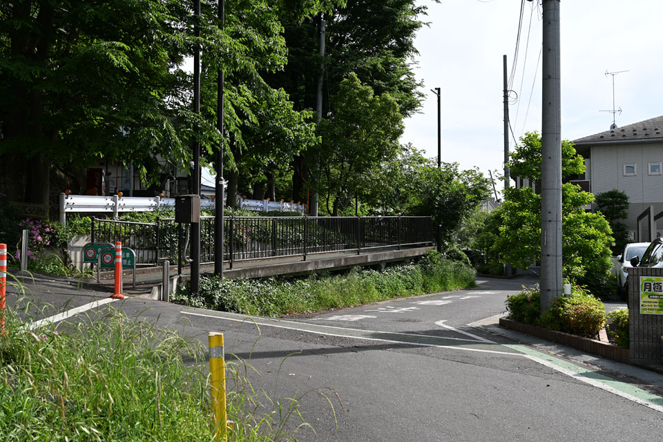 歩道の張り出し