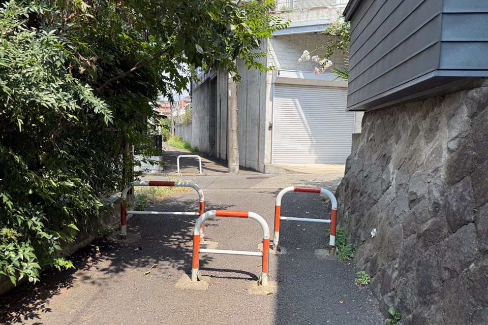 北側出口