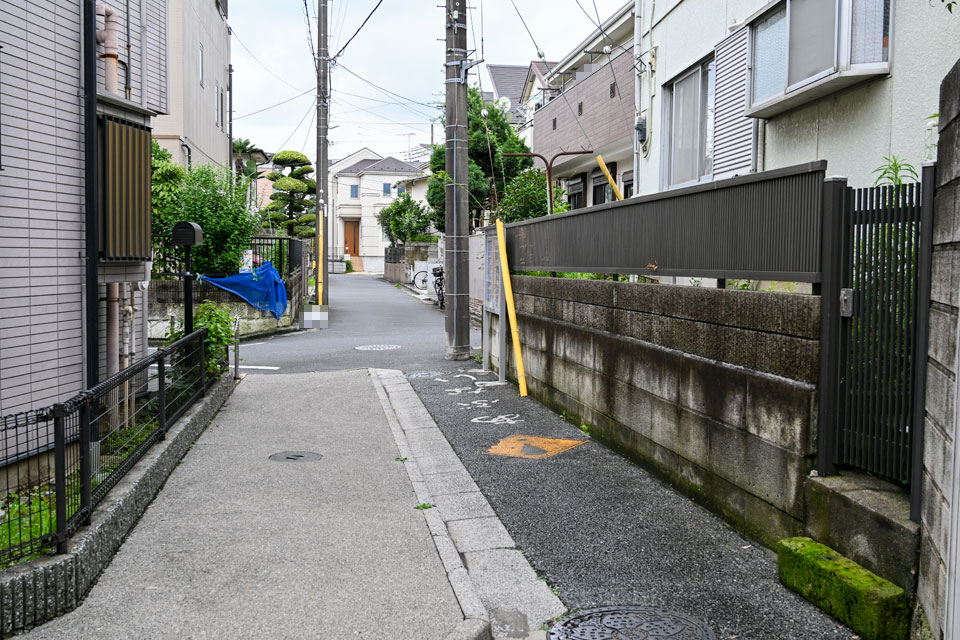 道路へ