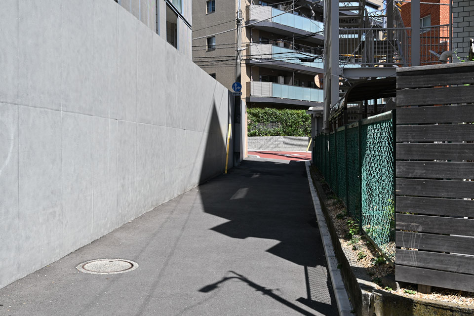 東側