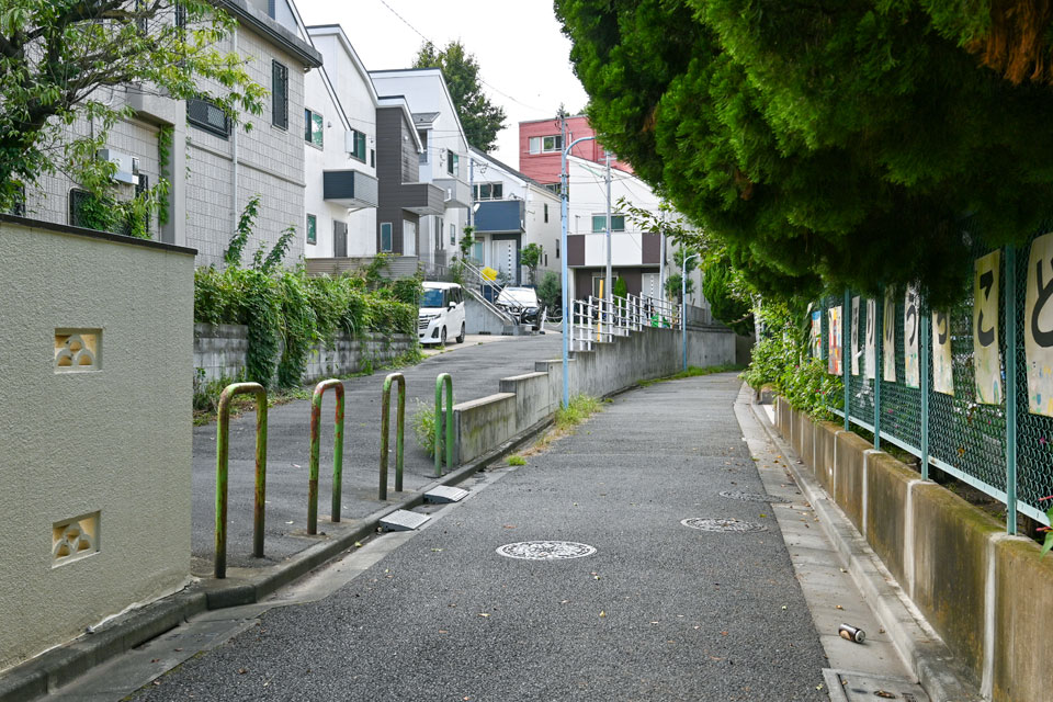 子供園西側