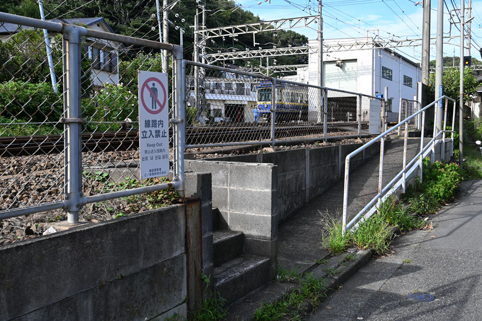 検車区と非公認踏切