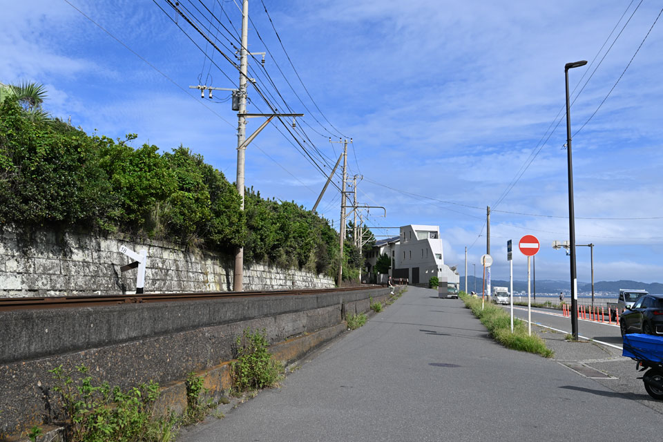 キャンプカー前
