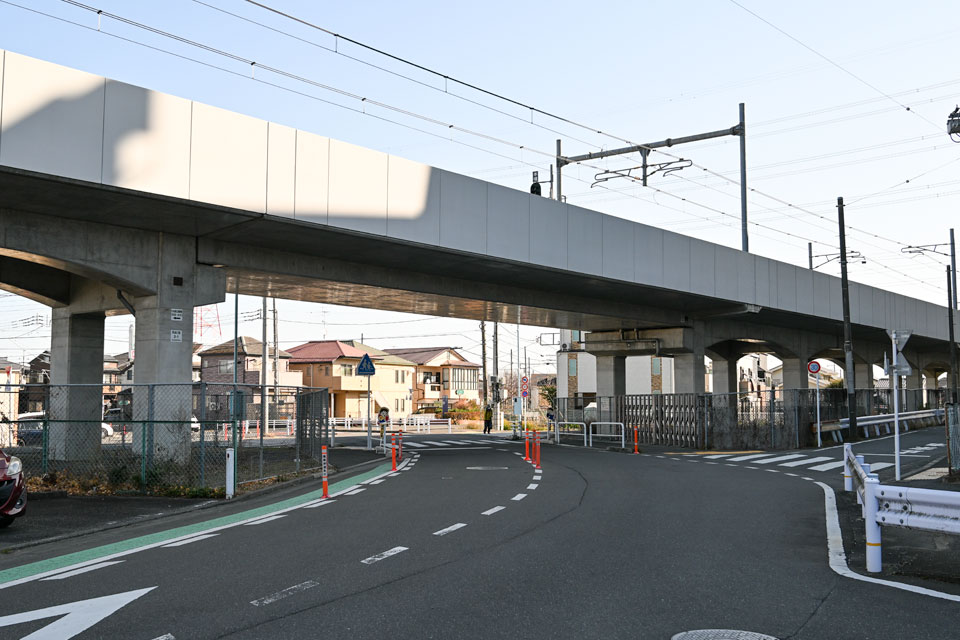 稲城長沼四号踏切