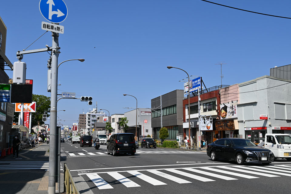 雑色駅入口