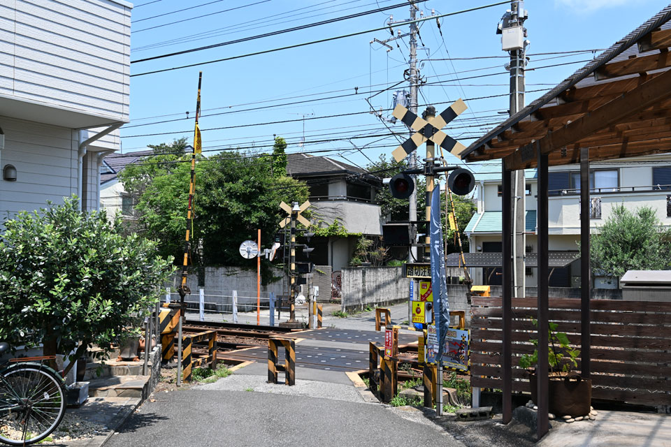 市川真間5号踏切