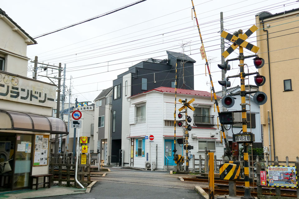 京成高砂(金)6号踏切