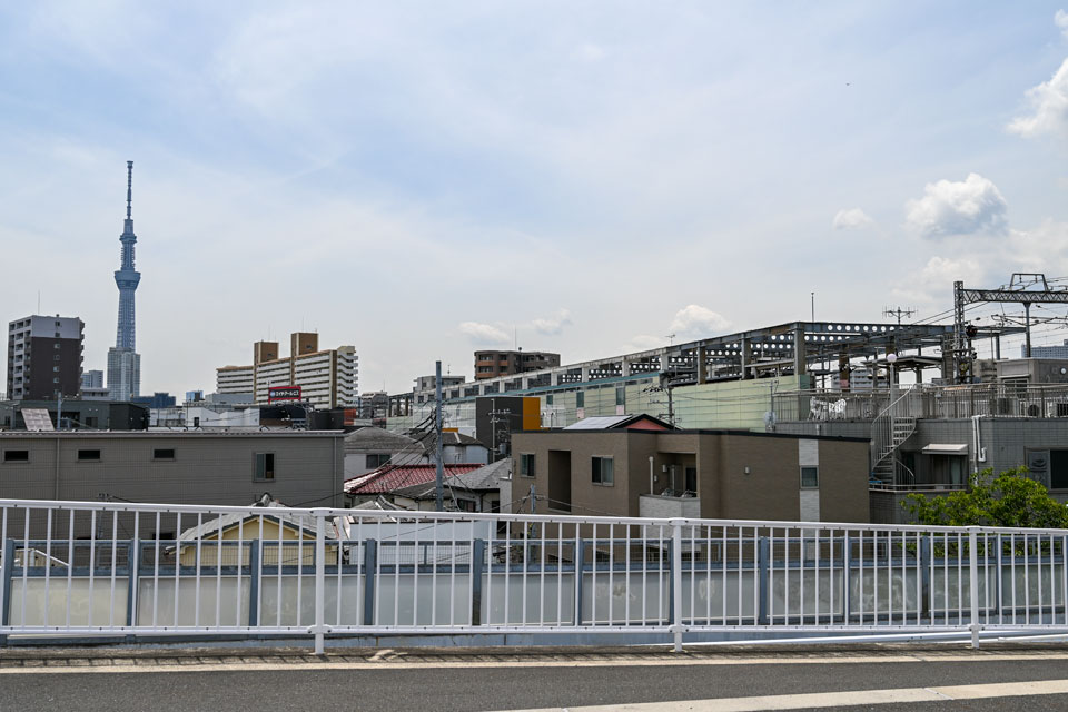 駅とツリー