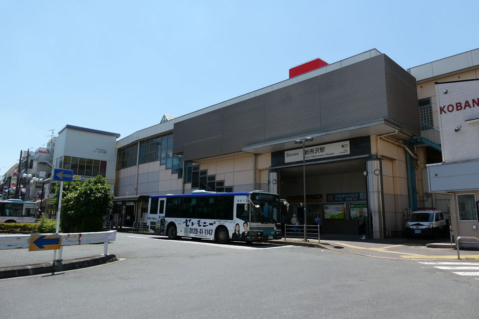 東口