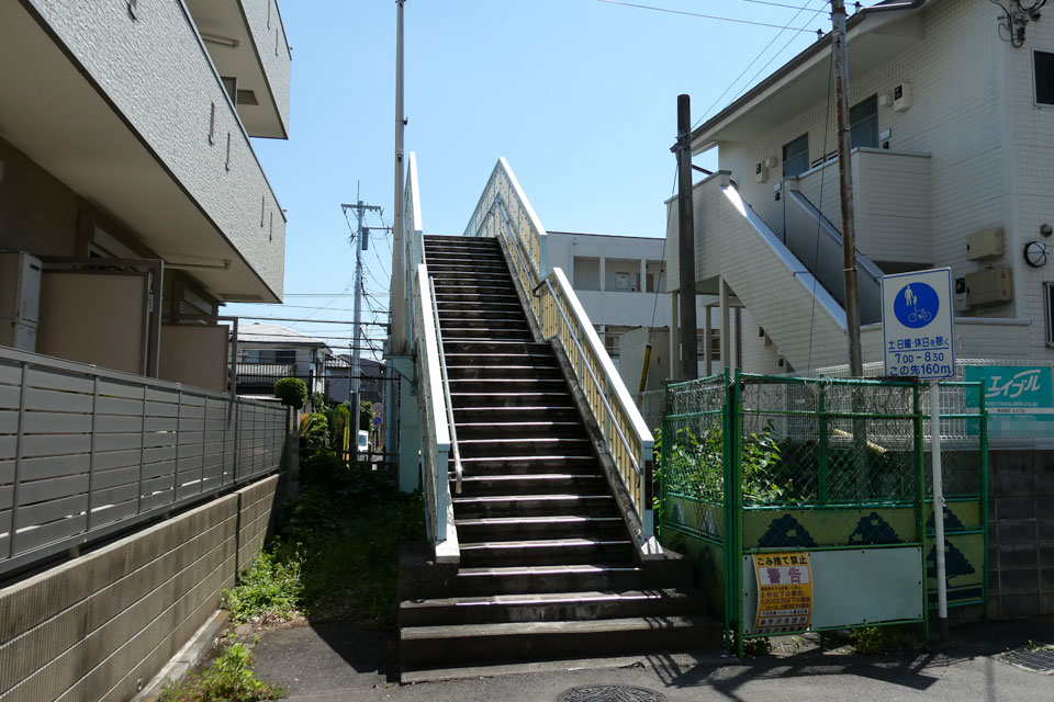 跨線人道橋