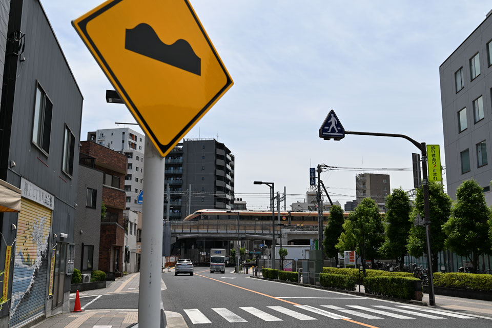 伊2
