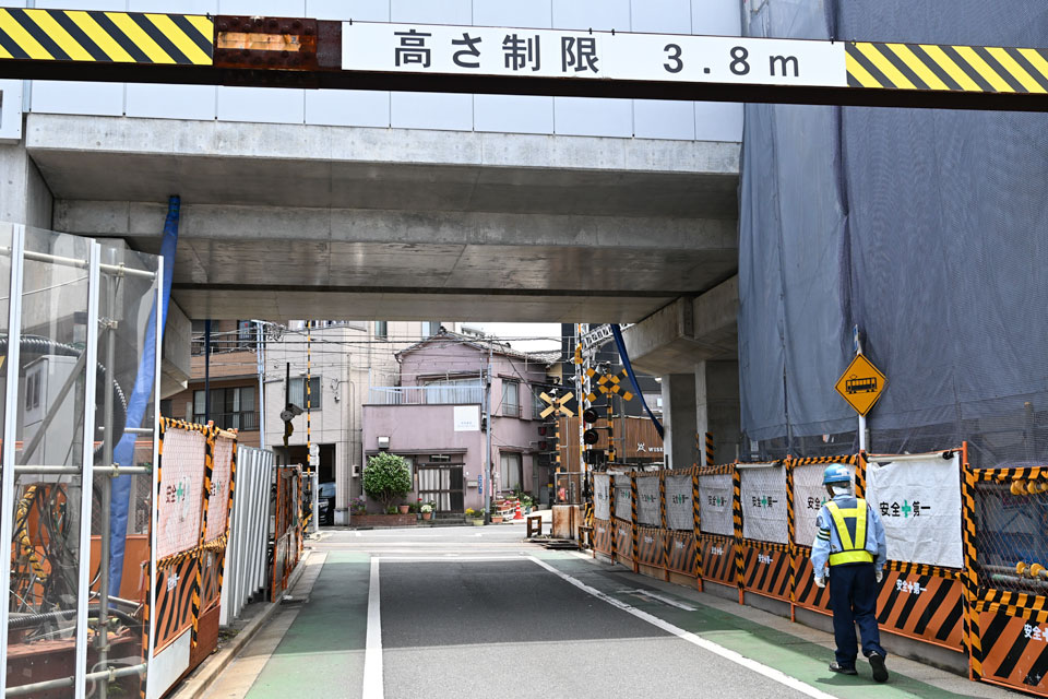 伊3