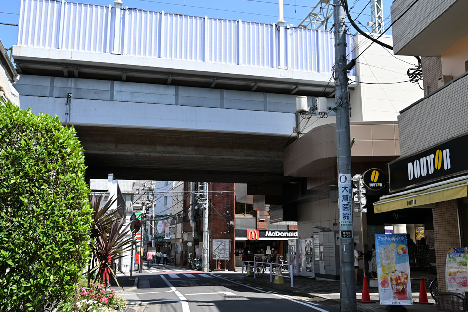 伊11