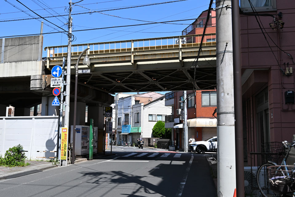 伊12