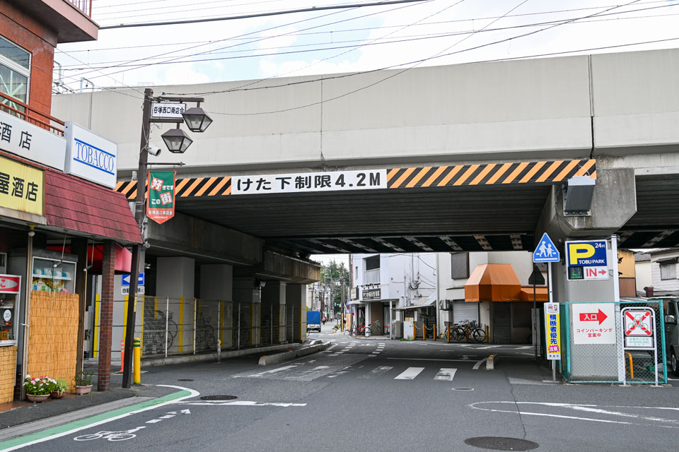 伊44