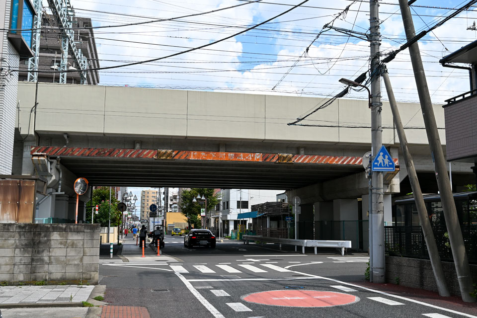 伊47