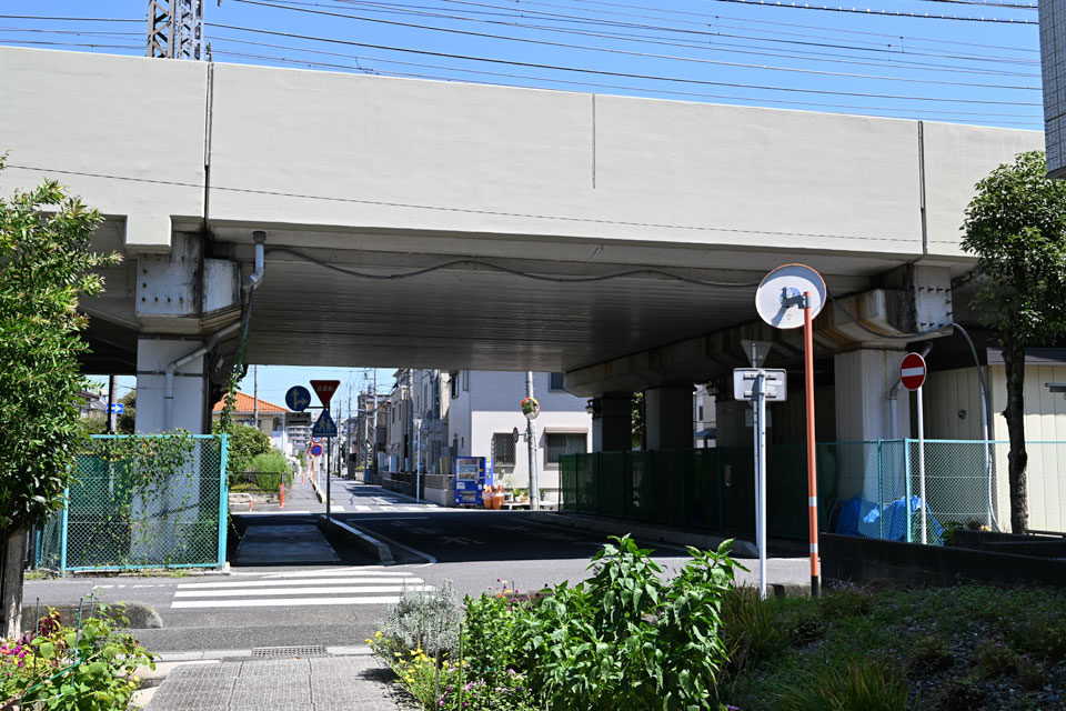 伊64