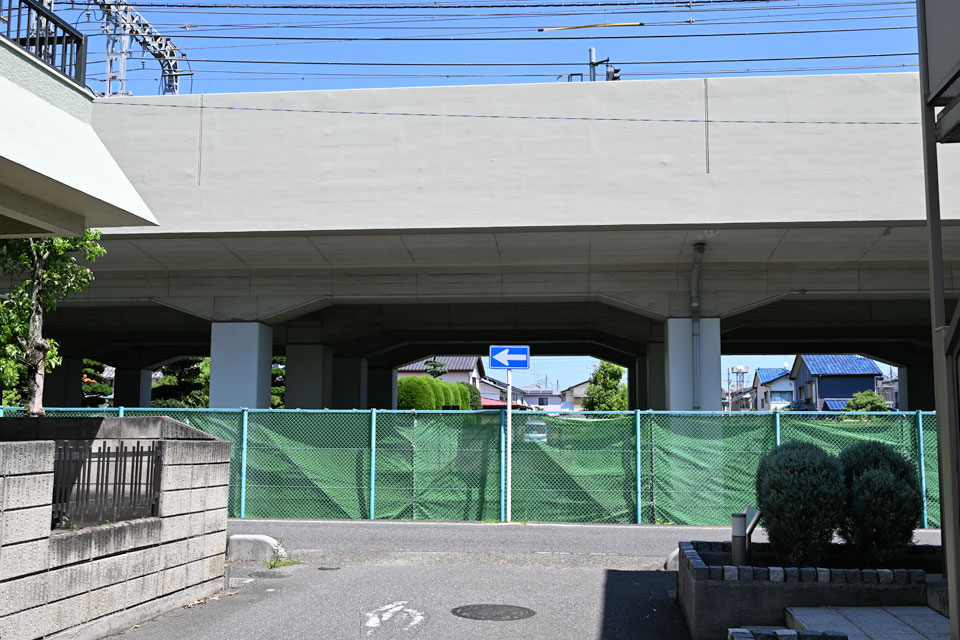伊65