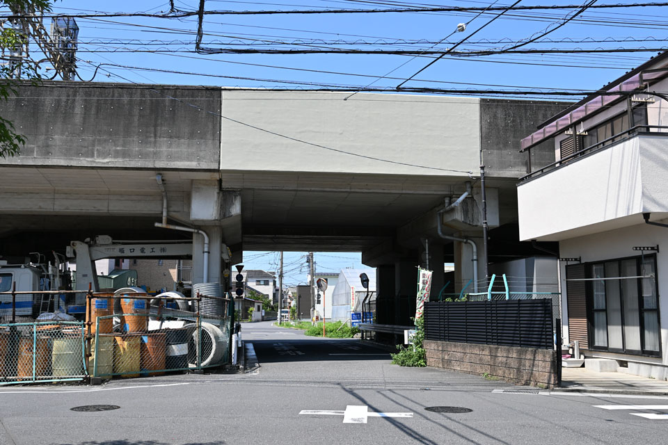 伊54