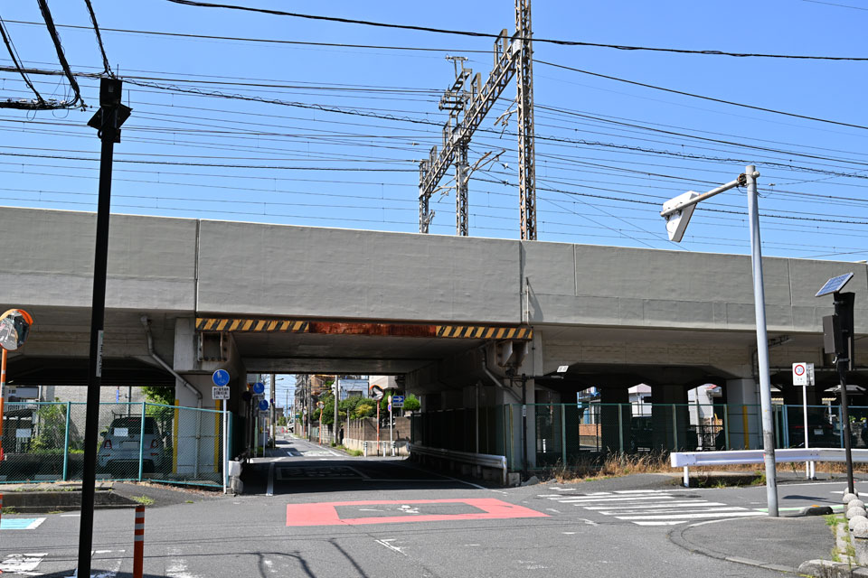 伊55