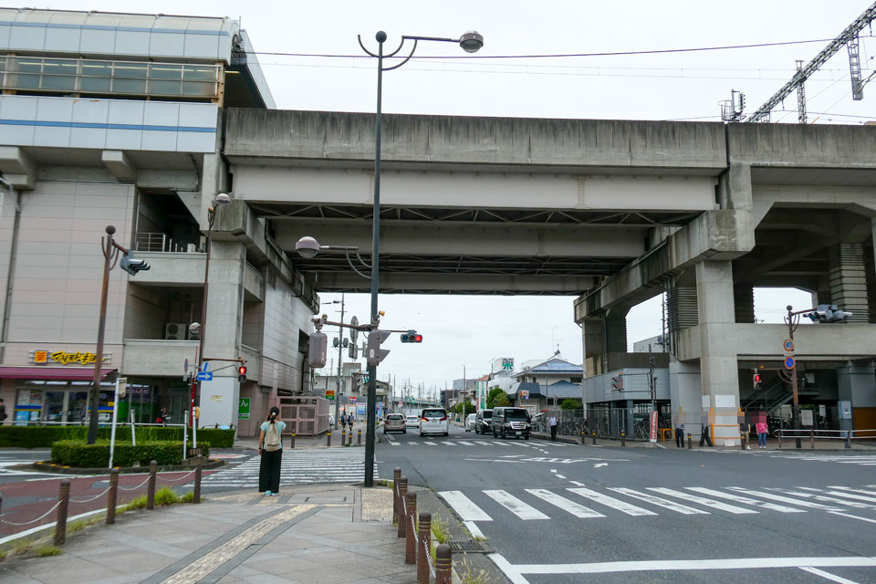 伊75