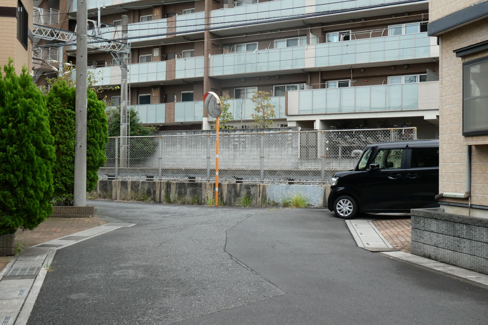 伊89