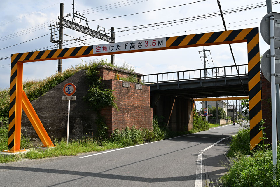 旧上小ヶ谷橋梁橋台