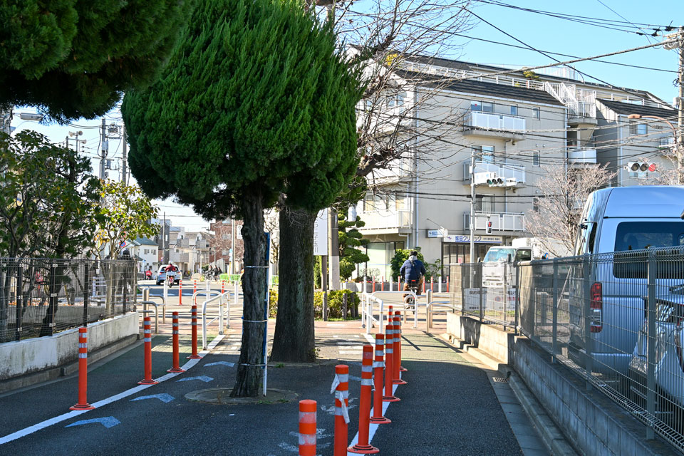 吉沢橋交差点へ