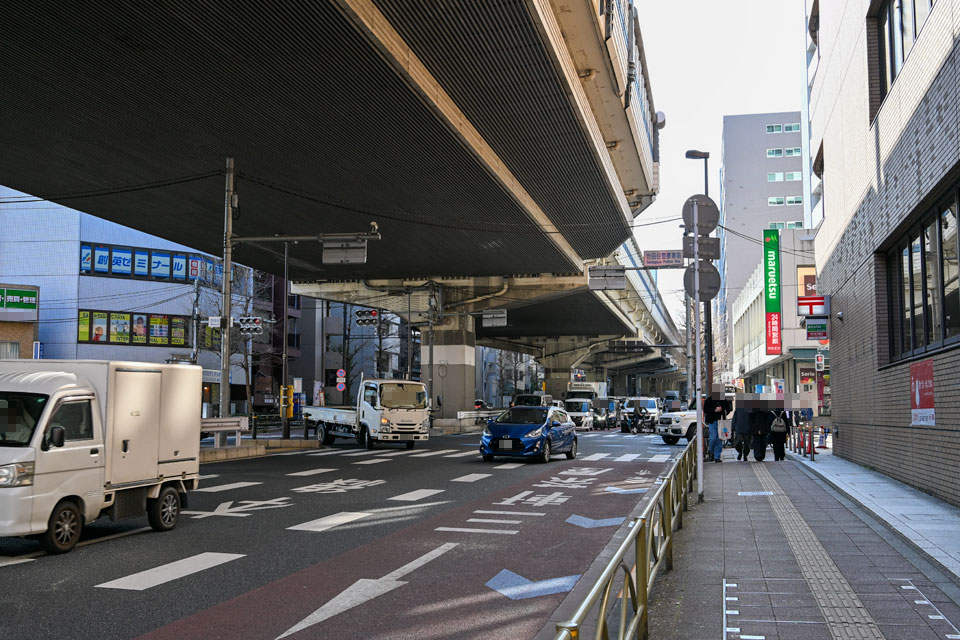 世田谷警察署前