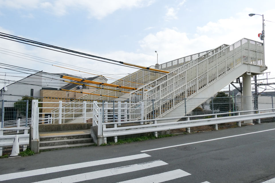 八幡小歩道橋