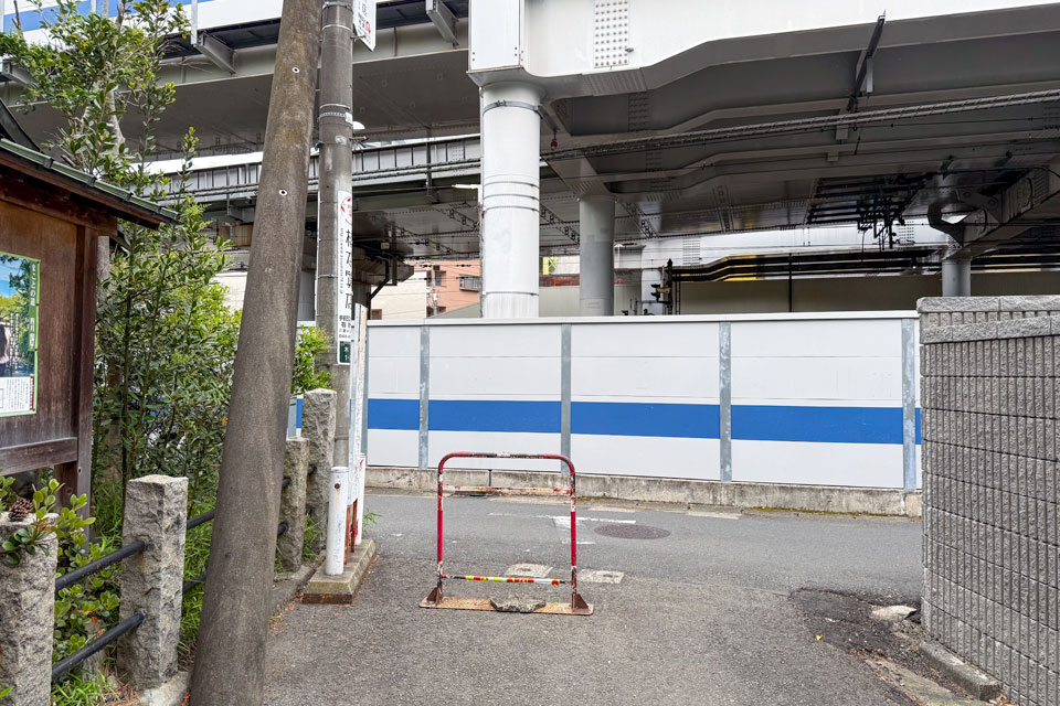 鳥居前