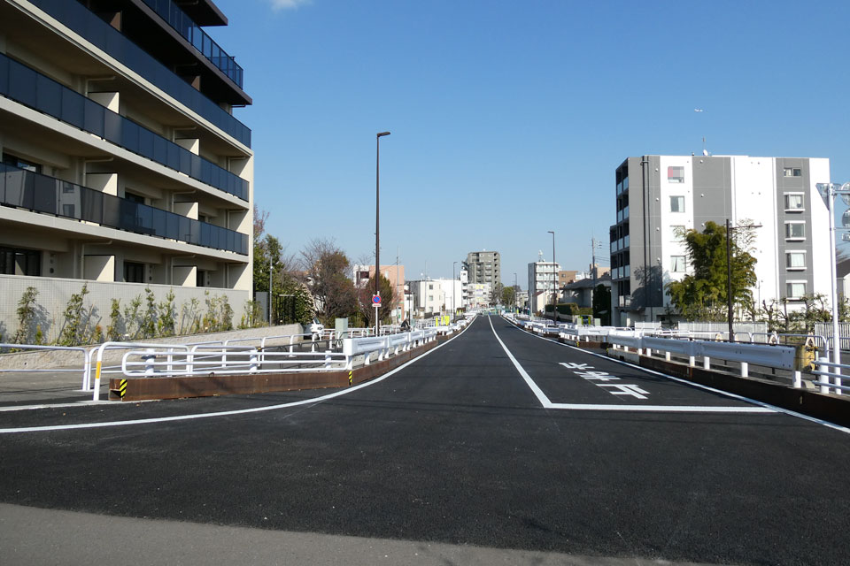 東側