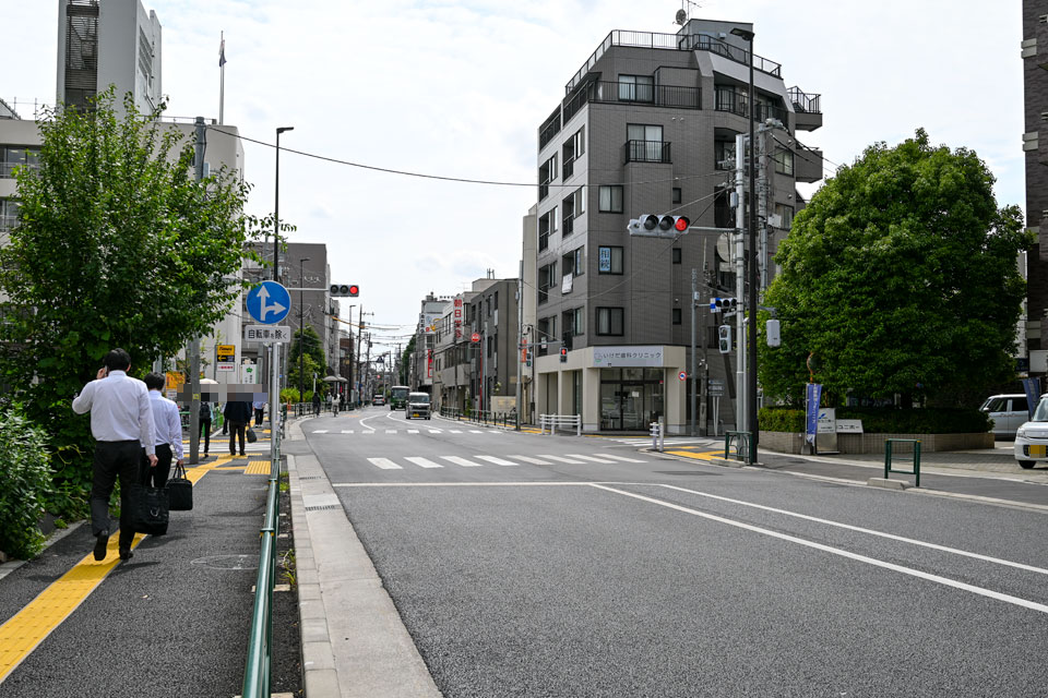 東側